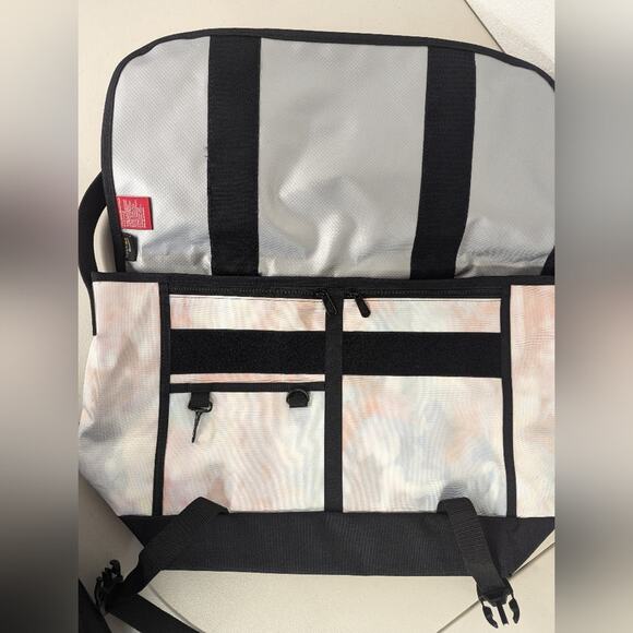 New nwt Free people Manhattan portage NY cordura cloud bike messenger bag print - Picture 2 of 6
